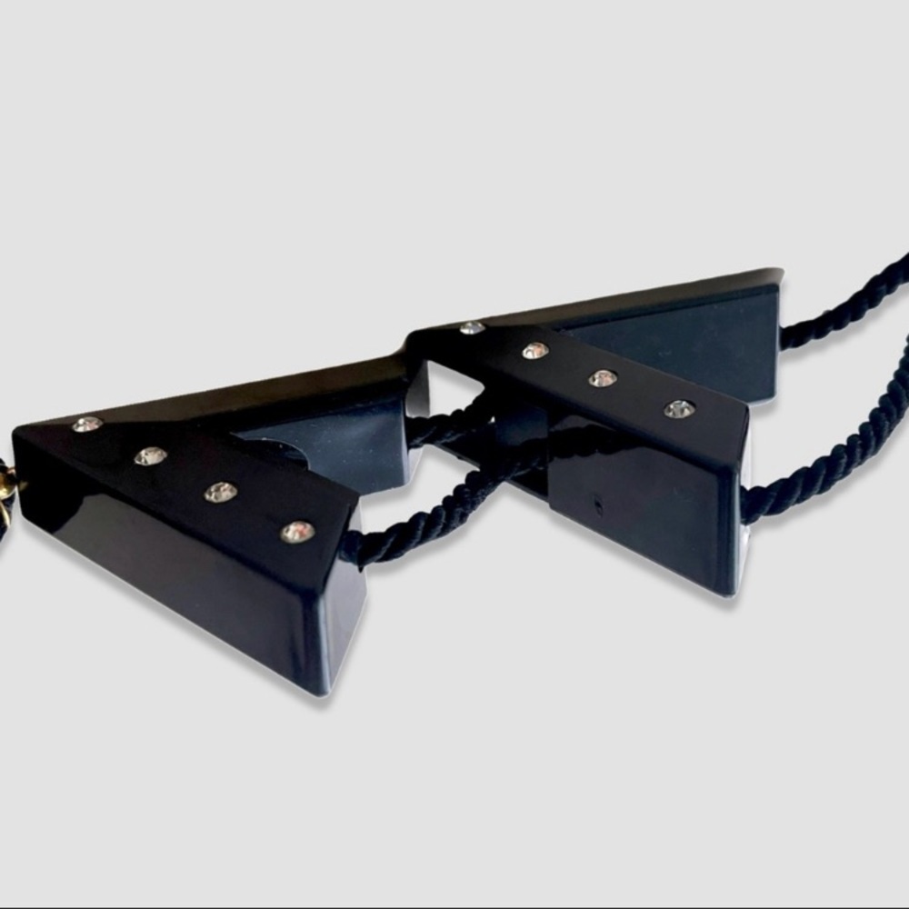 1980s‎ VALENTINO Black V Logo Pendant Necklace - Picture 6 of 10